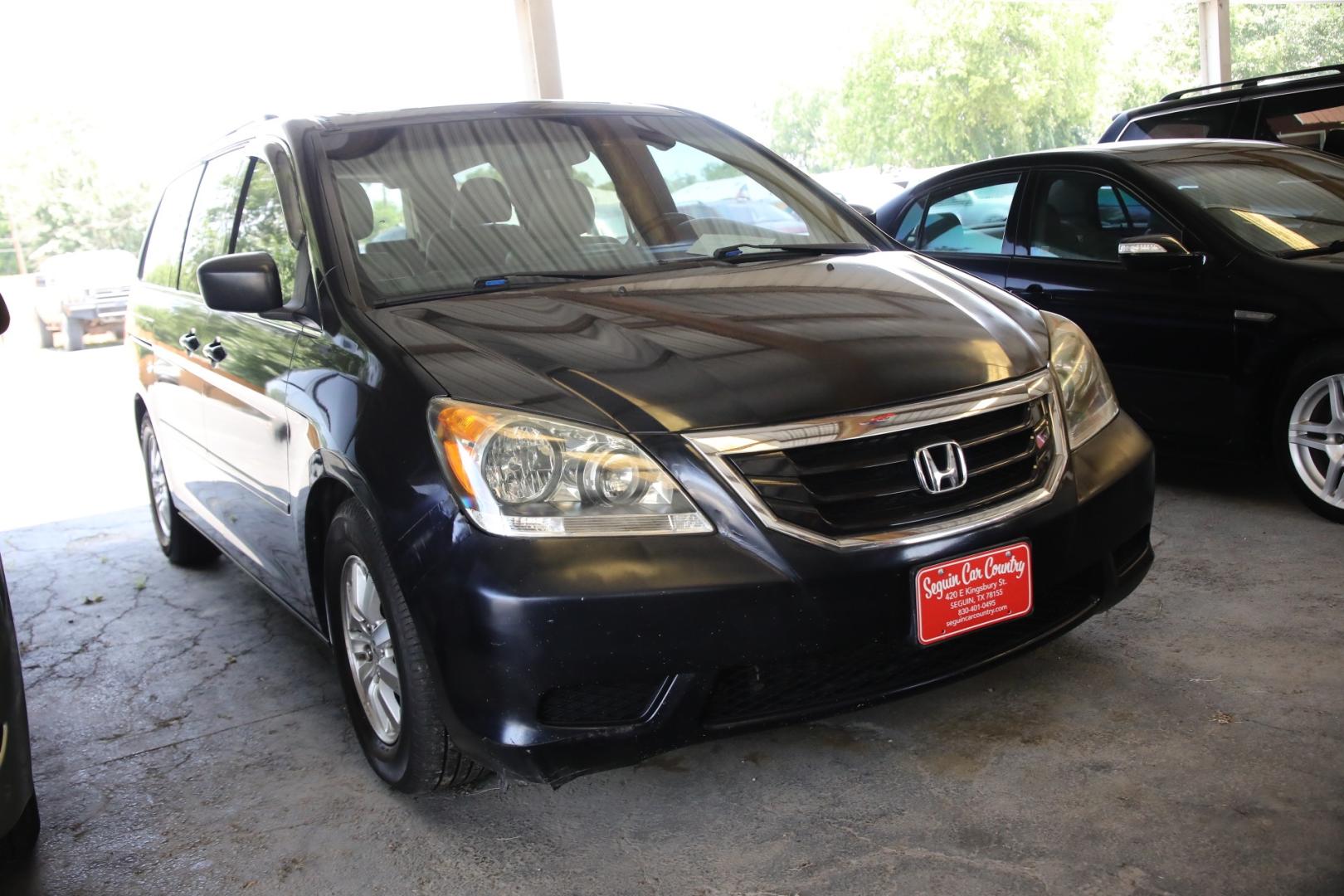 2009 BLACK HONDA ODYSSEY EX-L w/ DVD (5FNRL387X9B) with an 3.5L V6 SOHC 24V engine, 5-SPEED AUTOMATIC transmission, located at 420 E. Kingsbury St., Seguin, TX, 78155, (830) 401-0495, 29.581060, -97.961647 - Photo#2